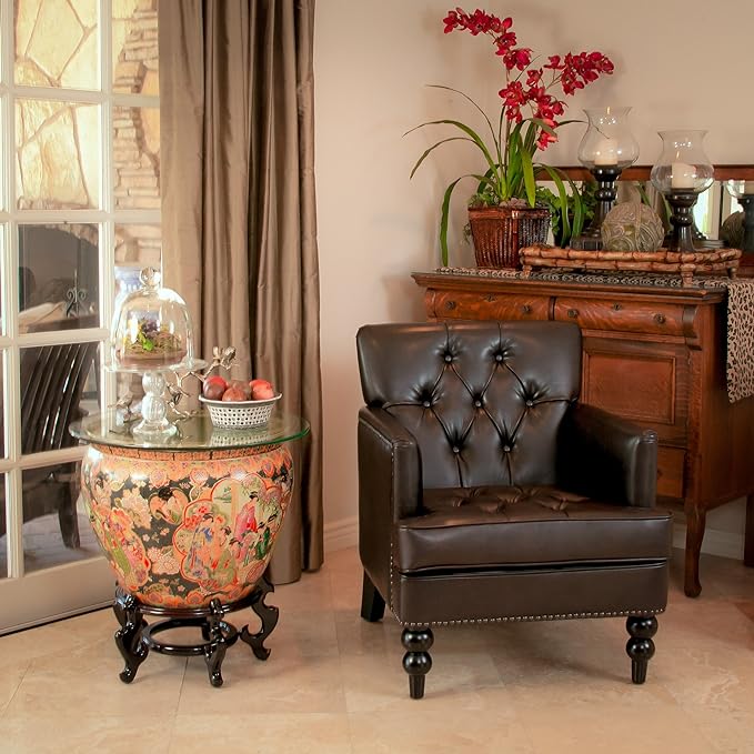 Statement Seating – Elegant Club Chair for Any Room