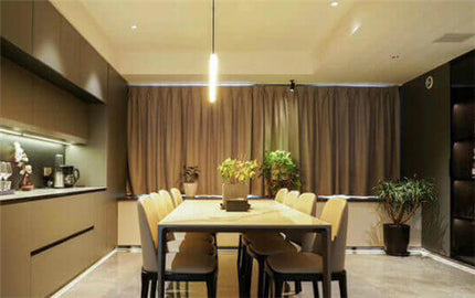 Do You Need a Table Mat for a Rock Slab Dining Table?