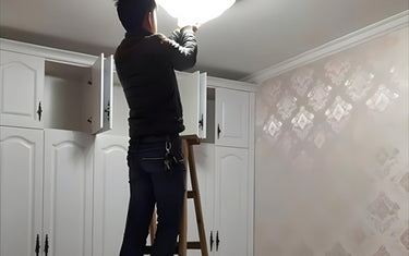 Understanding Causes of Dimming Lights That Won't Turn Off in Your Home