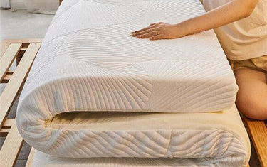 Why Does Your Latex Mattress Turn Yellow? How to Clean and Protect It