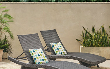 Effortless Outdoor Relaxation – Durable & Stylish Wicker Lounge Chair